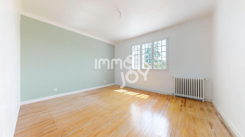 Propriété - 220 m² - 7 pièces