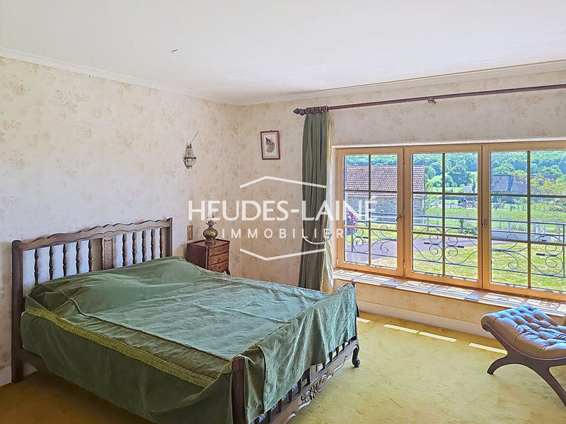 Maison - 310 m² - 11 pièces