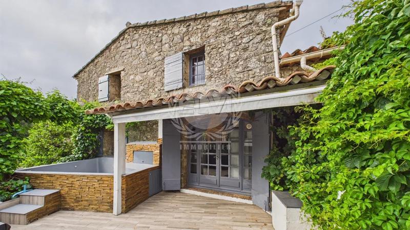 Maison - 110 m² - 7 pièces