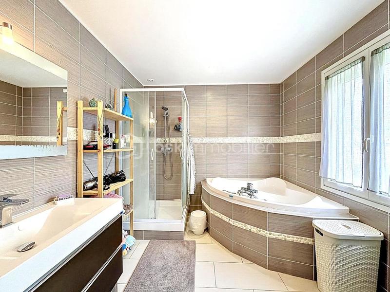 Maison - 135 m² - 5 pièces