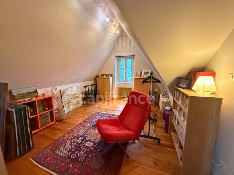 Maison - 195 m² - 9 pièces