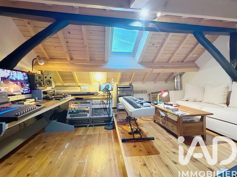 Maison - 241 m² - 7 pièces