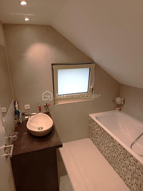 Maison - 190 m² - 8 pièces