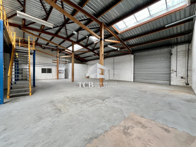 Local d'activités - 1 175 m²