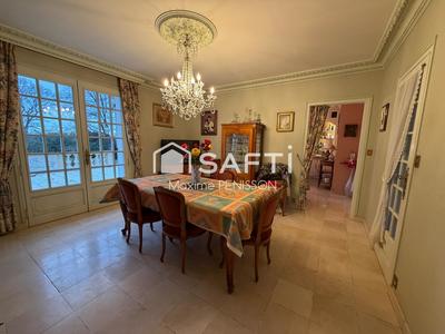 Maison - 223 m² - 6 pièces