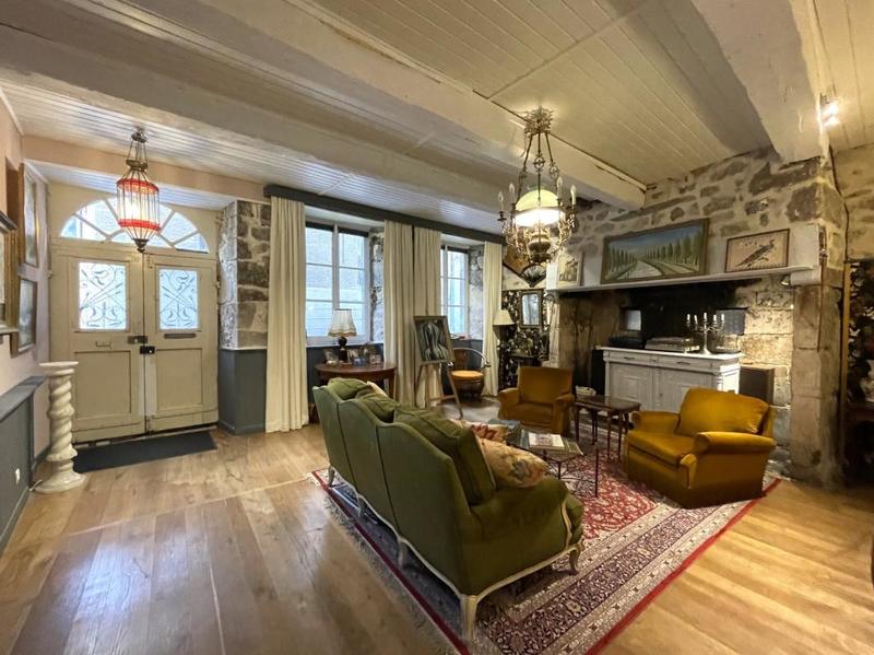 Maison - 204 m² - 5 pièces