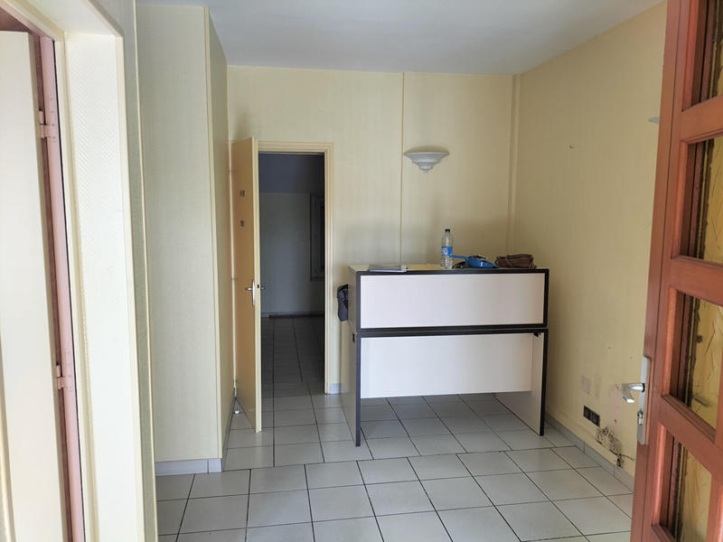 Local commercial - 91 m² - 6 pièces