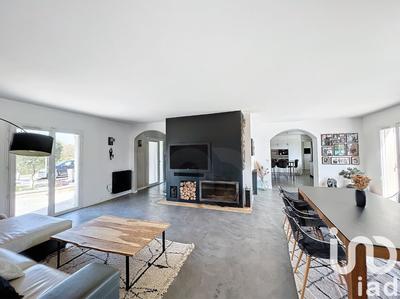 Maison - 256 m² - 9 pièces