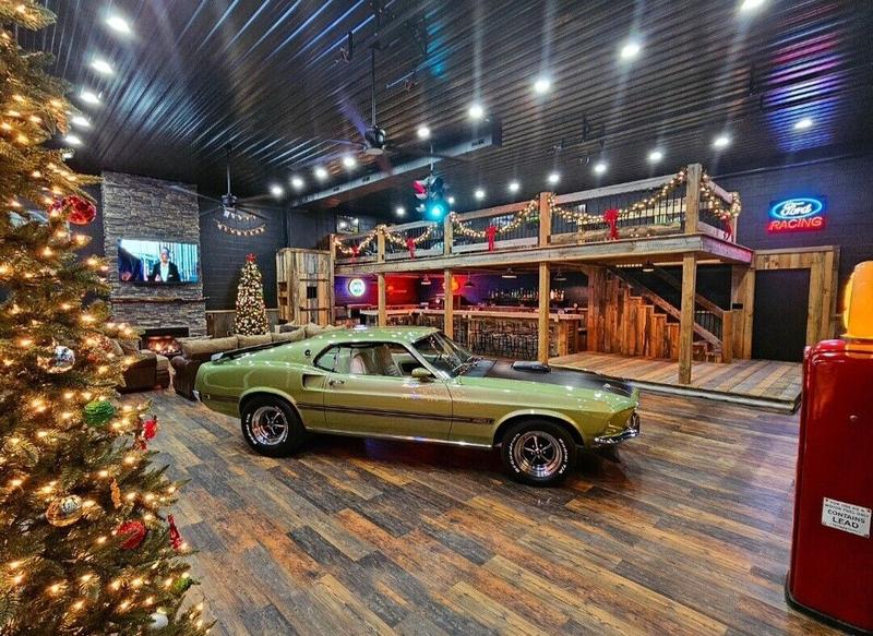 Ford Mustang fastback mach1 code R