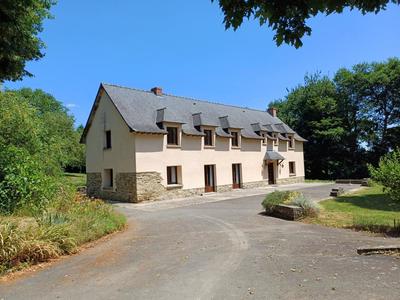Maison - 250 m² - 7 pièces