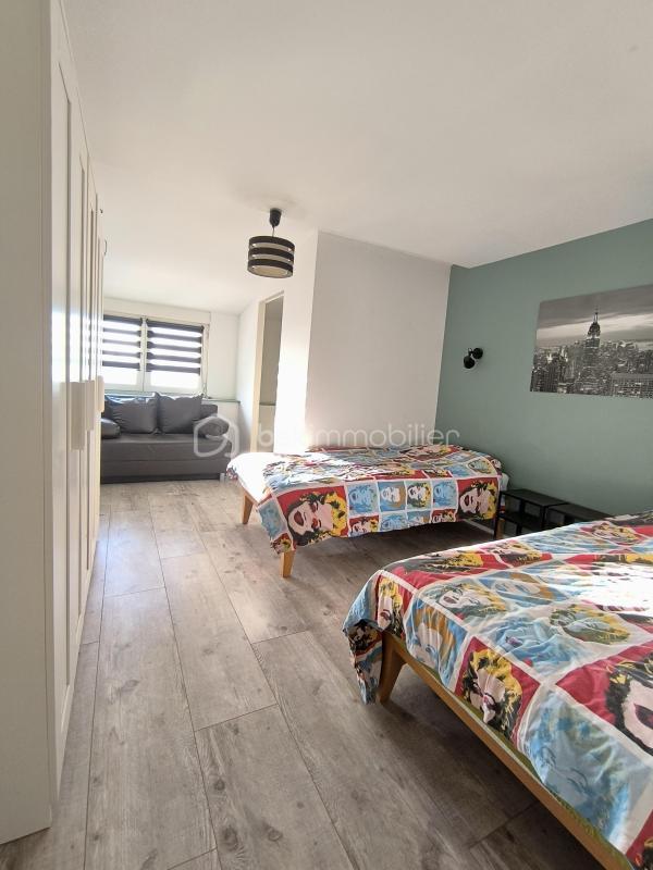 Maison traditionnelle - 290 m² - 9 pièces