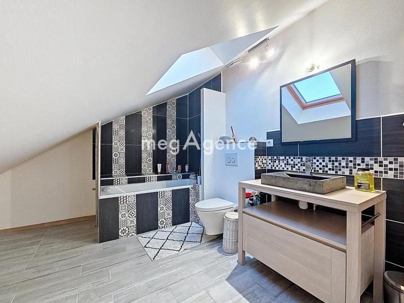 Maison - 146 m² - 6 pièces