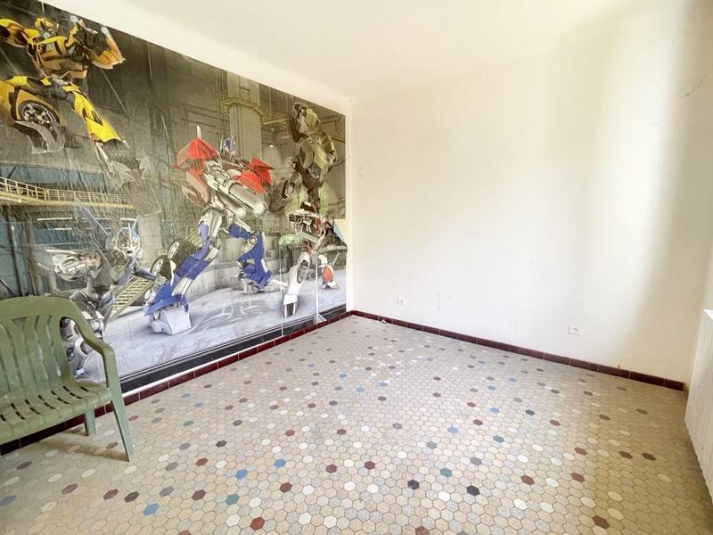 Maison - 180 m² - 9 pièces