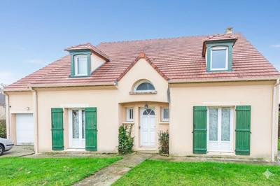 Maison - 200 m² - 8 pièces