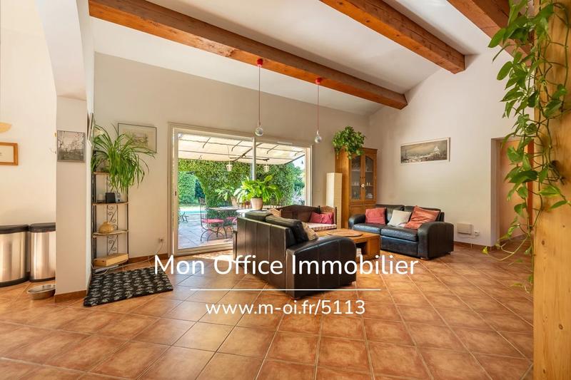 Villa - 251 m² - 10 pièces