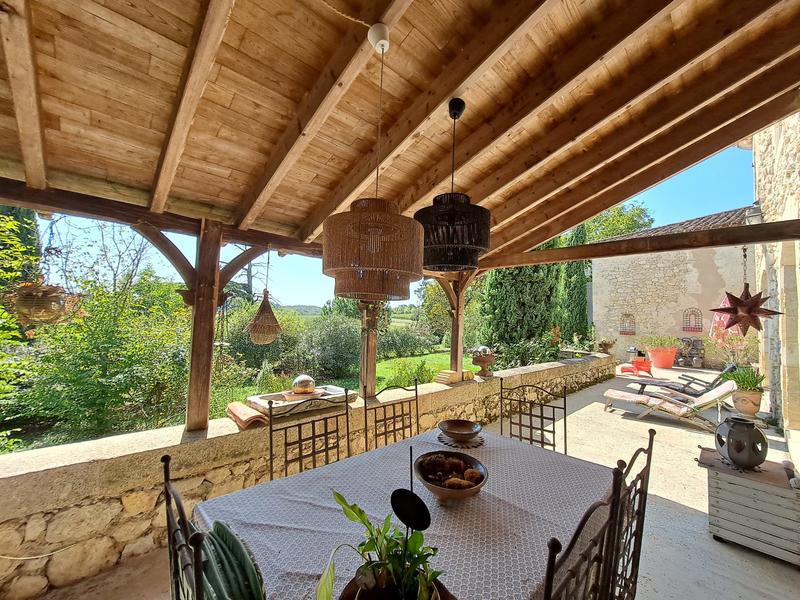 Maison - 654 m² - 16 pièces