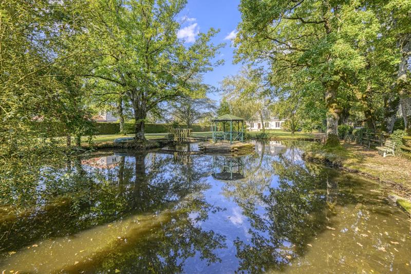 Maison - 270 m² - 7 pièces