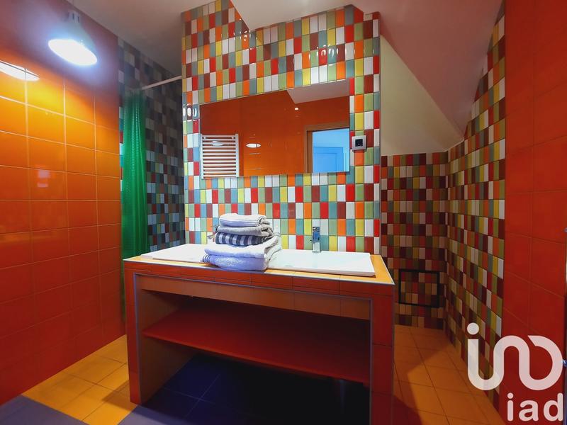 Maison - 221 m² - 7 pièces