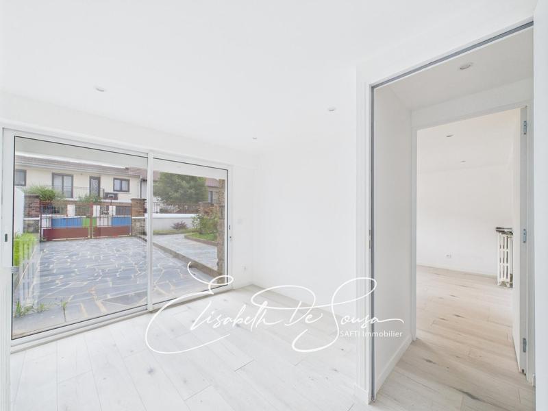 Maison - 152 m² - 8 pièces