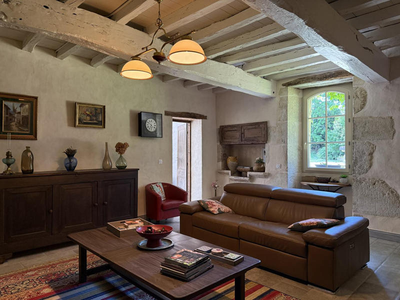 Maison - 250 m² - 8 pièces