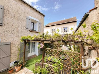 Maison - 243 m² - 8 pièces