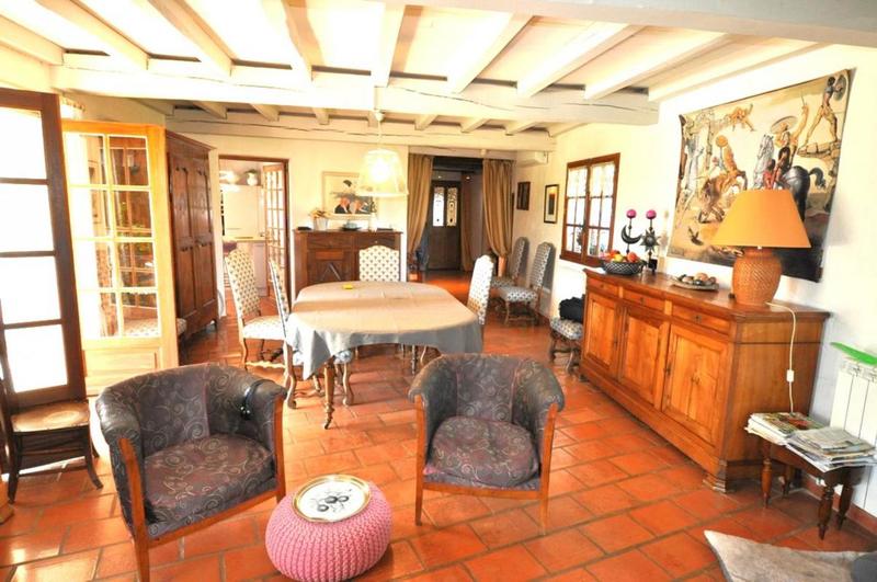 Maison - 227 m² - 8 pièces