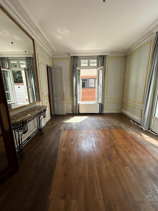 Bureau - 229 m² - 6 pièces