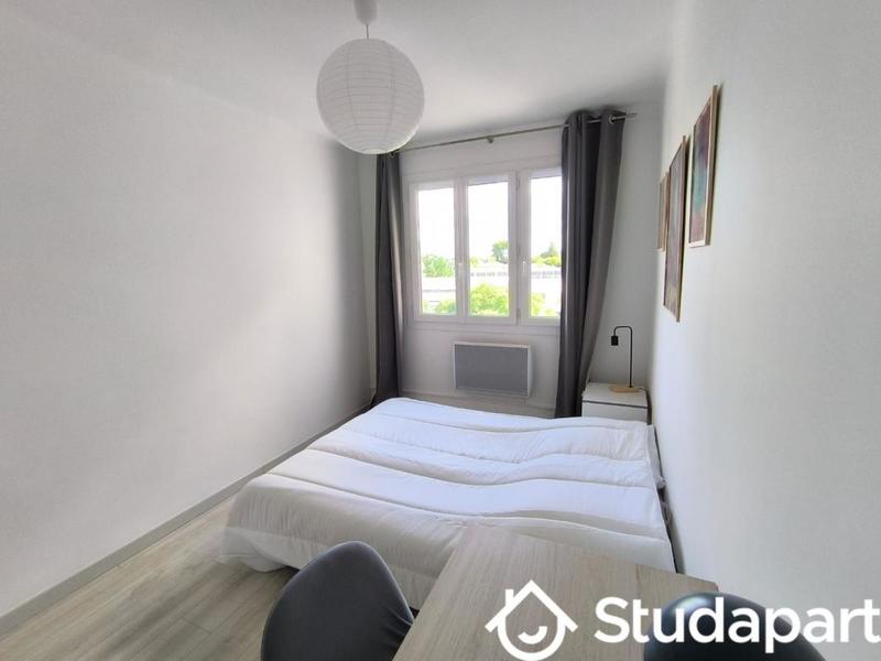 Chambre - 12 m² - 1 pièce