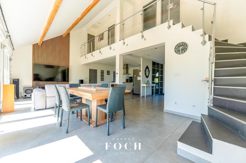 Maison - 142 m² - 5 pièces