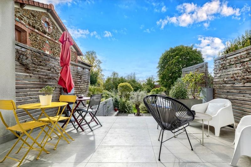 Maison - 215 m² - 6 pièces