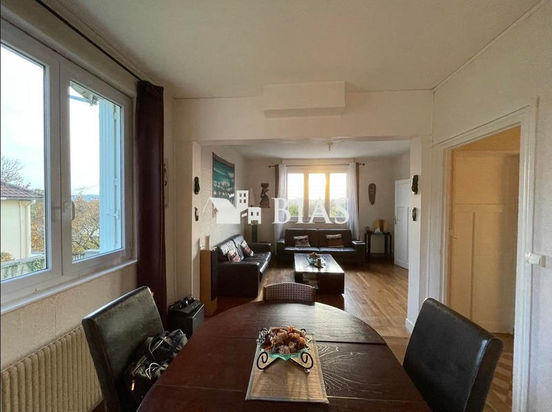 Maison - 97 m² - 5 pièces