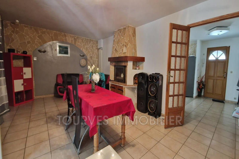 Villa - 212 m² - 8 pièces