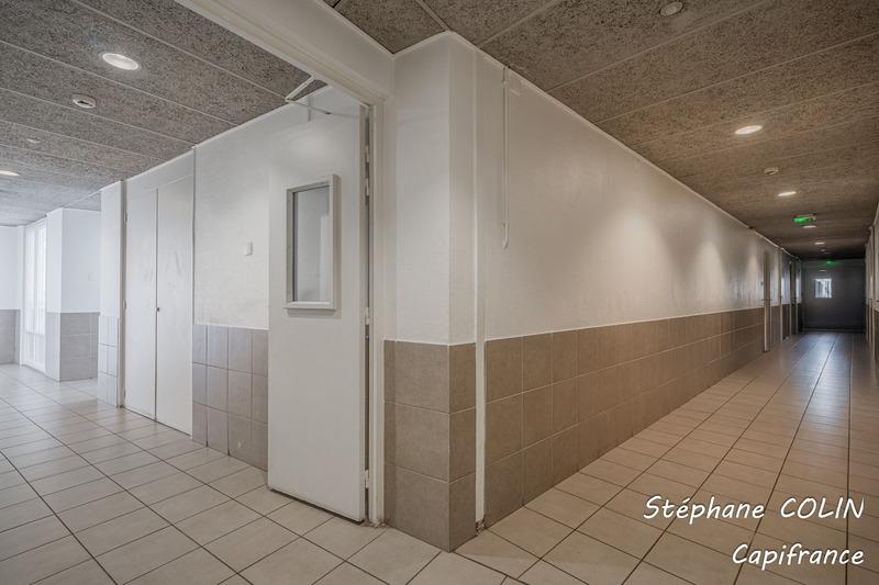 Immeuble - 1 700 m² - 46 pièces