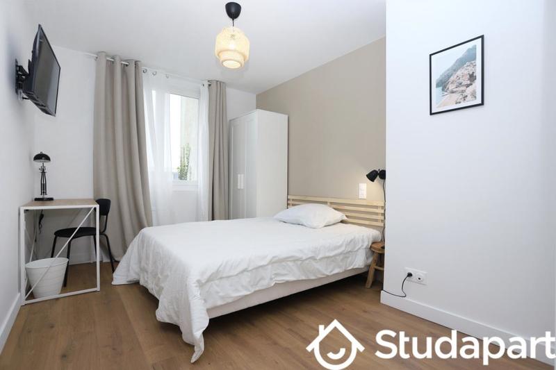 Chambre - 11 m² - 1 pièce
