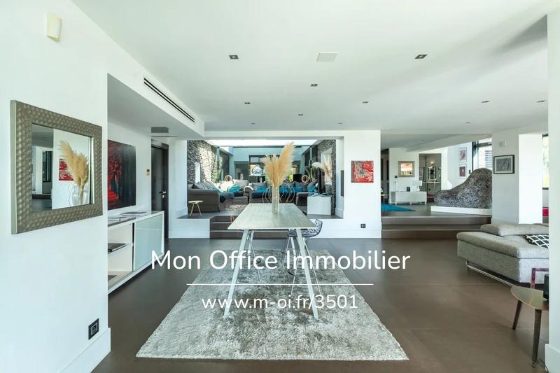 Villa - 465 m² - 12 pièces