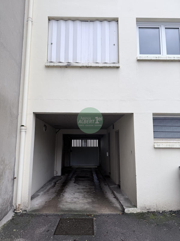 Parking / Garage - 12 m²
