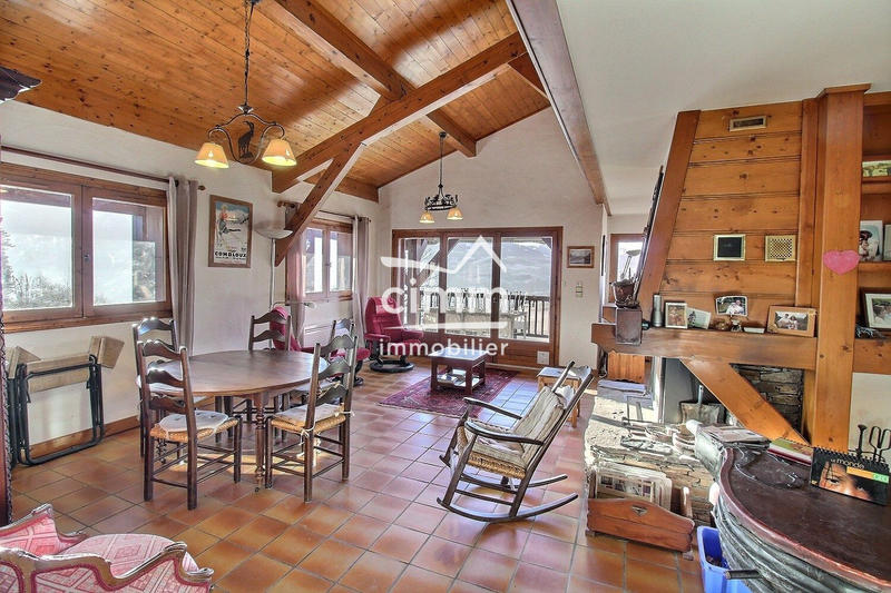 Châlet - 225 m² - 6 pièces