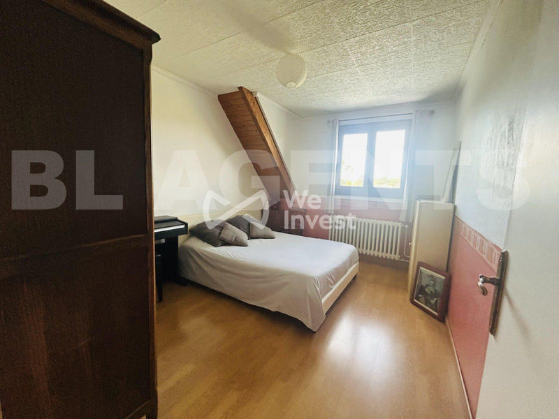 Maison - 228 m² - 10 pièces