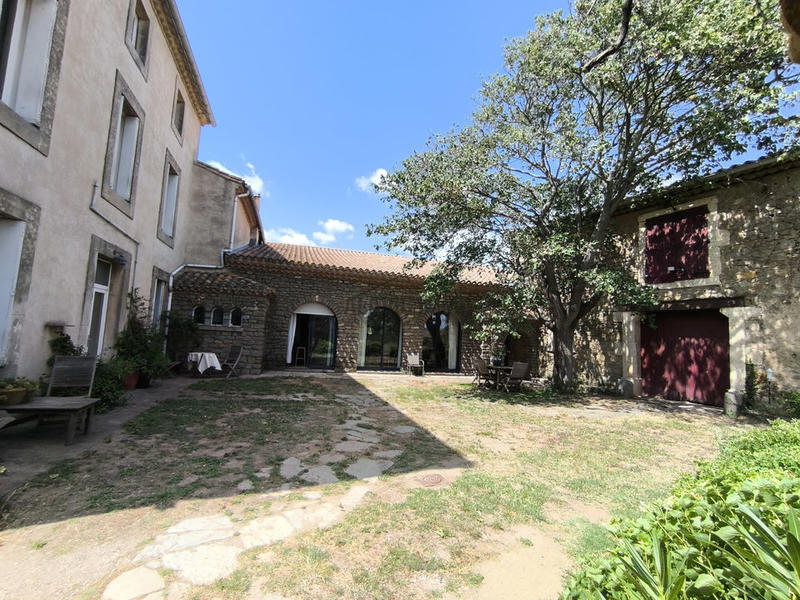 Propriété - 420 m² - 10 pièces