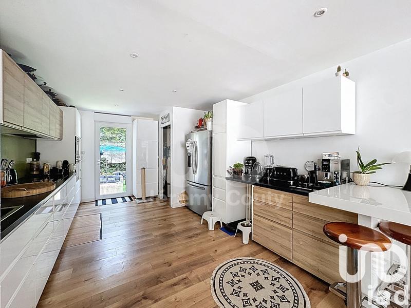 Maison - 200 m² - 11 pièces