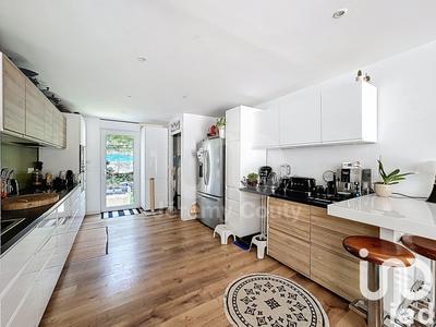 Maison - 200 m² - 11 pièces