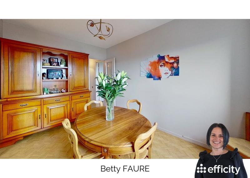 Appartement - 100 m² - 5 pièces