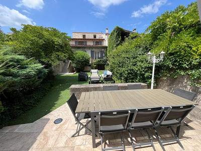 Maison - 312 m² - 6 pièces