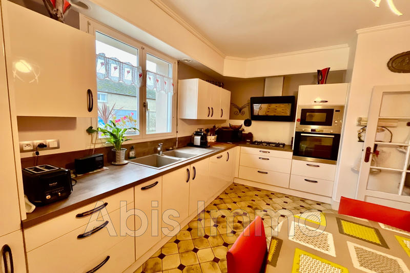 Maison - 143 m² - 6 pièces