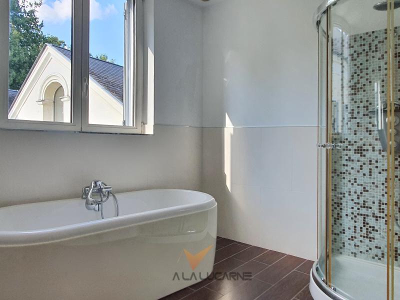 Propriété - 256 m² - 6 pièces