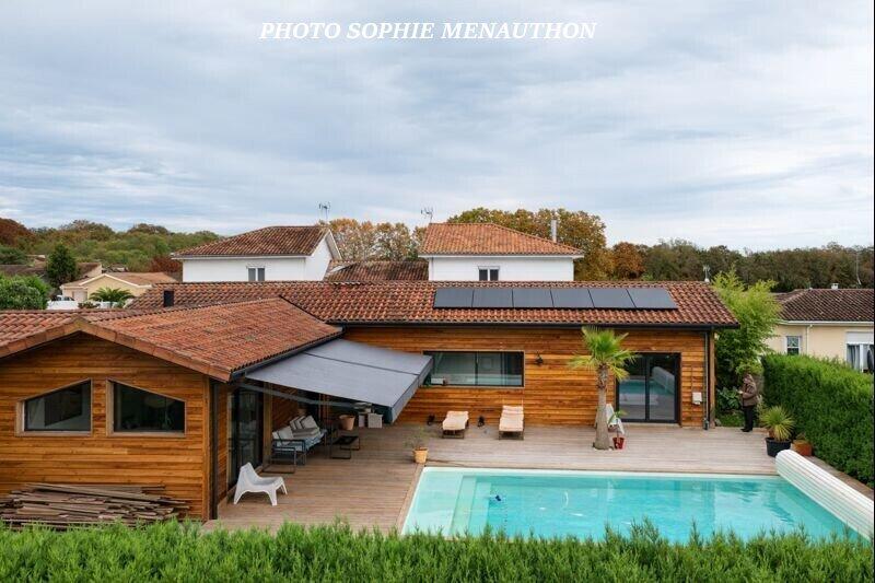 Maison de bois - 168 m² - 6 pièces