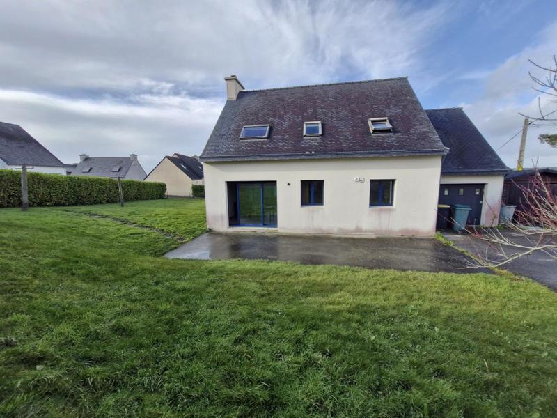 Maison - 92 m² - 5 pièces