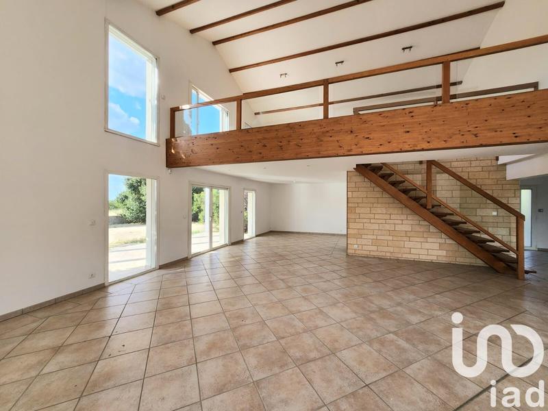 Maison - 256 m² - 5 pièces