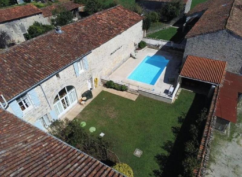 Maison - 392 m² - 10 pièces