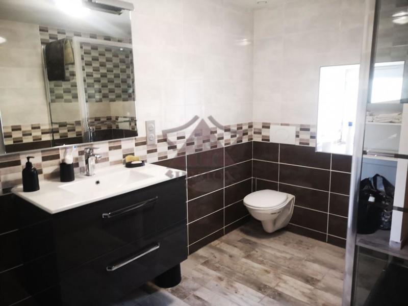 Demeure - 308 m² - 13 pièces